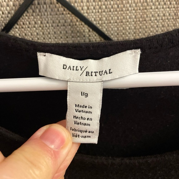 Daily Ritual Black Ribbed Pleated Maxi Dress - Picture 3 of 12